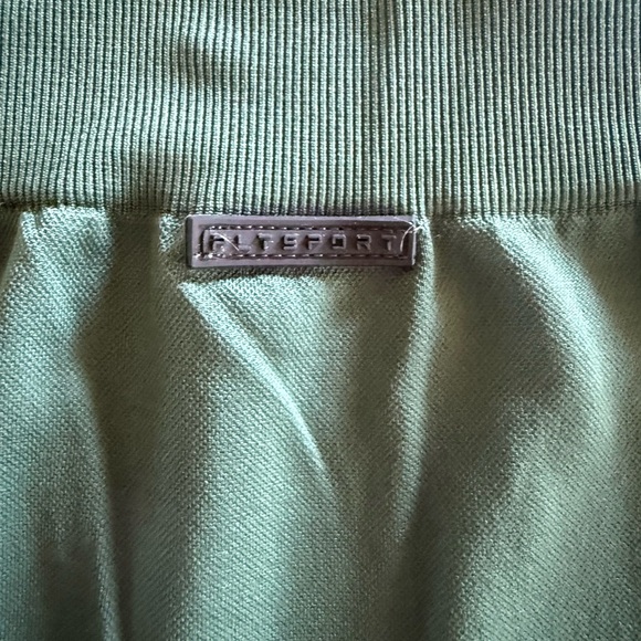 PrettyLittleThing Teal Activewear Two-Piece Set - Picture 5 of 5